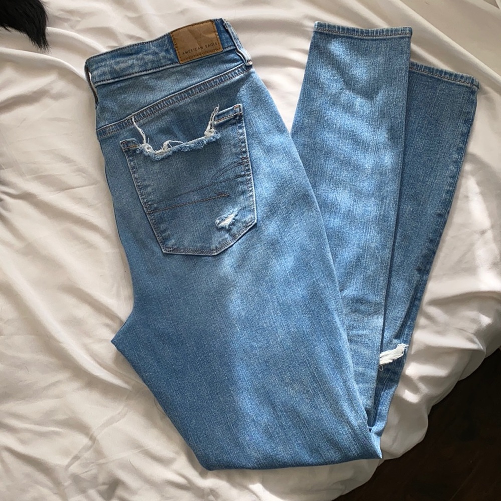 AE, super hi-rise jeggings, 10 regular, light wash with distressing.
